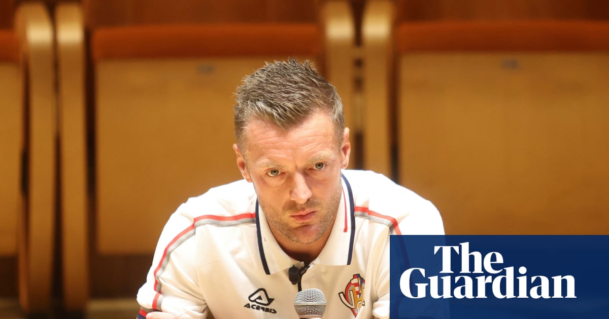 Party Time at Turf Moor: Jamie Vardy Returns to English Football with Burnley