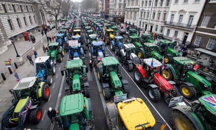 Rows of tractors gridlock Whitehall