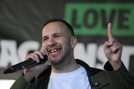 धुर दक्षिणपंथ के ख़िलाफ़ लंदन मार्च में भारी भीड़ ने हिस्सा लिया – लाइव धुर दक्षिणपंथ के ख़िलाफ़ लंदन मार्च में भारी भीड़ ने हिस्सा लिया – लाइव