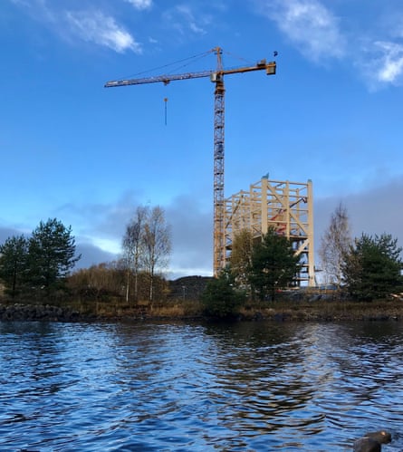Mjøstårnet under construction