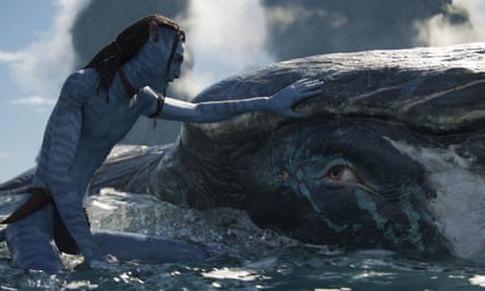 Lo'ak, exprimé par Britain Dalton, et Tulkun dans Avatar: The Way of Water.
