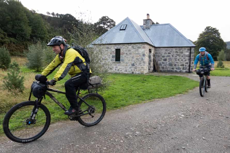 Preparing to depart Mark and Adam Noble sort their bikes. Ruigh Aiteachain bothy in Glenfeshie