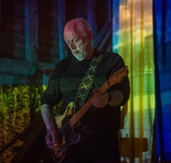 David Gilmour recording the new Pink Floyd song.