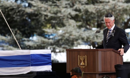 Bill Clinton eulogises Peres during his funeral ceremony in Jerusalem.