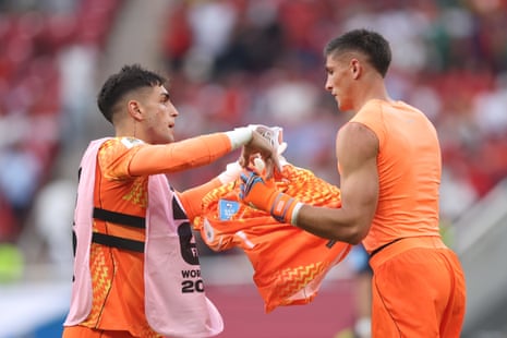 Sergio Rochet is on to replace Muslera in the Uruguay goal.