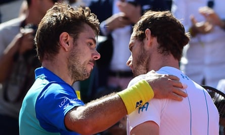 Stan Wawrinka consoles Andy Murray after the semi-final of the 2017 French Open.