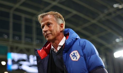 anorak biru yang bagus