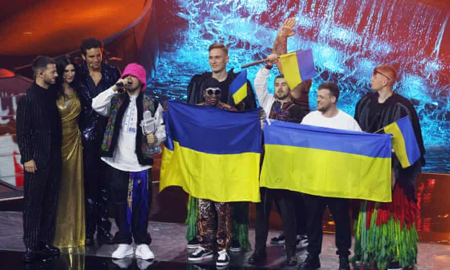 Los ganadores del Festival de la Canción de Eurovisión, la Orquesta Kalush de Uraine, en el espectáculo de la Gran Final.