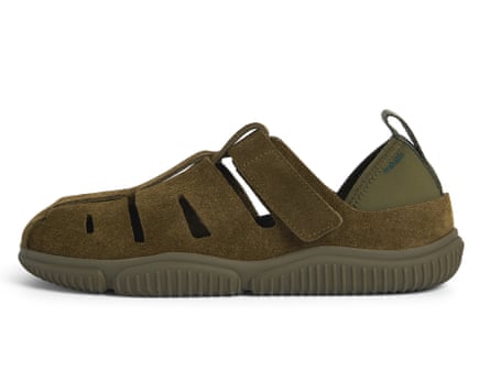 A side view of a mahabis dreamer sandal.