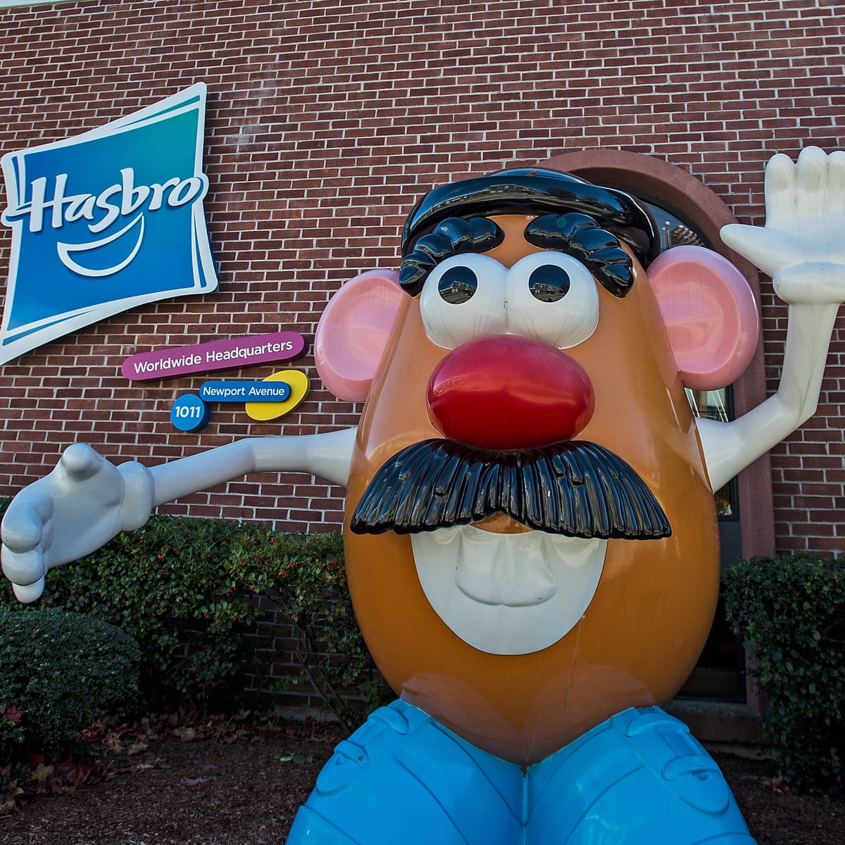 Mr Potato Head loses 'mister' as Hasbro opts for gender-neutral