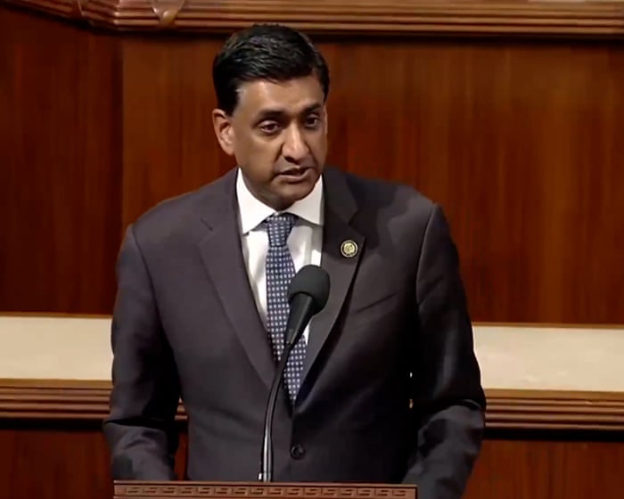 Democrat Ro Khanna reveals six men's names in Epstein files – video