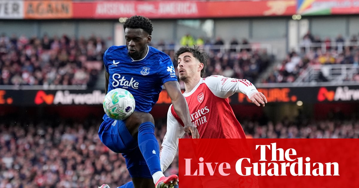 Arsenal v Everton: Premier League – live