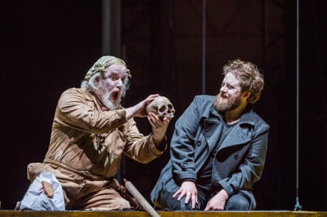 John Tomlinson (Gravedigger) and Allan Clayton (Hamlet) in Hamlet by Brett Dean and Neil Armfield at Glyndebourne. 