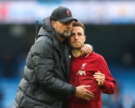 Jürgen Klopp ściska Diogo Jotę