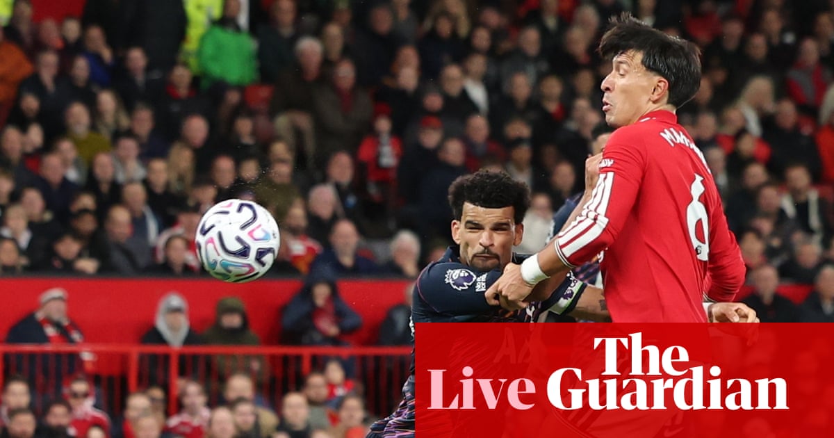 Solanke header rescues Tottenham in late 1-1 draw at Manchester United