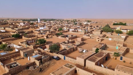 Houses and other buildings in the desert in Chinguetti.