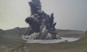 Ayer se vio una columna de vapor y ceniza desde el volcán Taal.