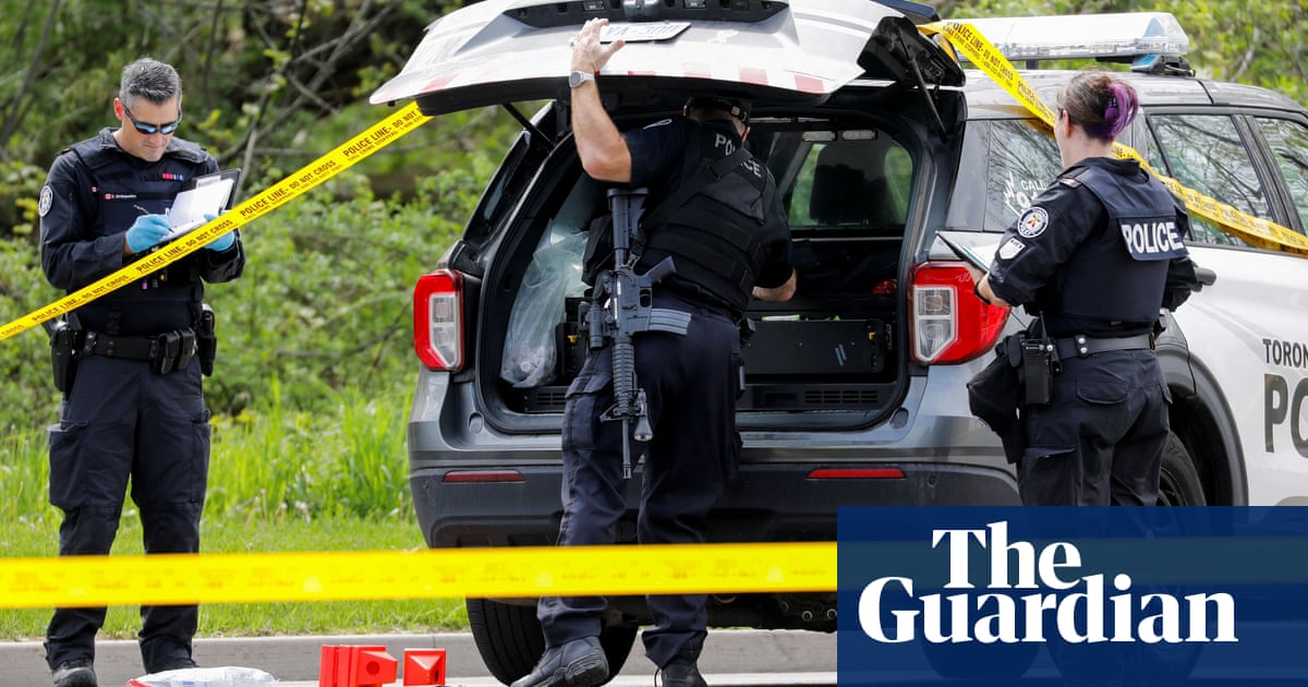 Pellet gun recovered after Toronto police shoot dead man carrying rifle