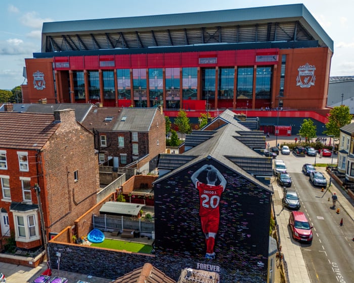 Premier League returns at Anfield, ‘no change’ on Isak; transfer news and more – live
