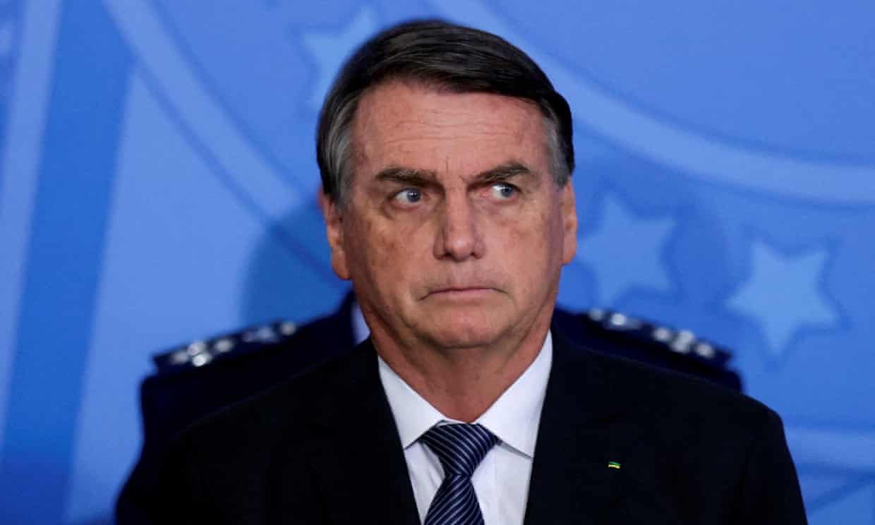 In Brazil, Bolsonaro remains silent after election defeat to Lula as key allies accept result (theguardian.com)