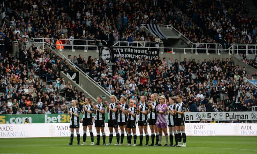 Newcastle’s Katie Barker breaks new ground to fulfil St James’ Park dream | Women's football 5 Newcastle Women line up for a minute’s applause.