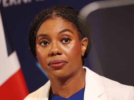 Kemi Badenoch ofereceu o apoio do seu partido para aprovar a legislação necessária no parlamento.