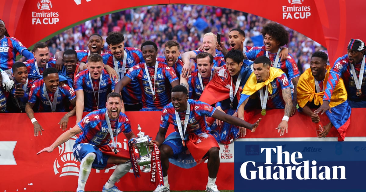 Crystal Palace make history and end of an era at Goodison Park - Football Weekly podcast