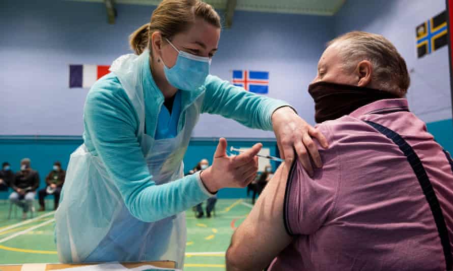 Man getting vaccine