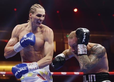 Daniel Lapin lands a blow against Dylan Colin on his way to victory last December