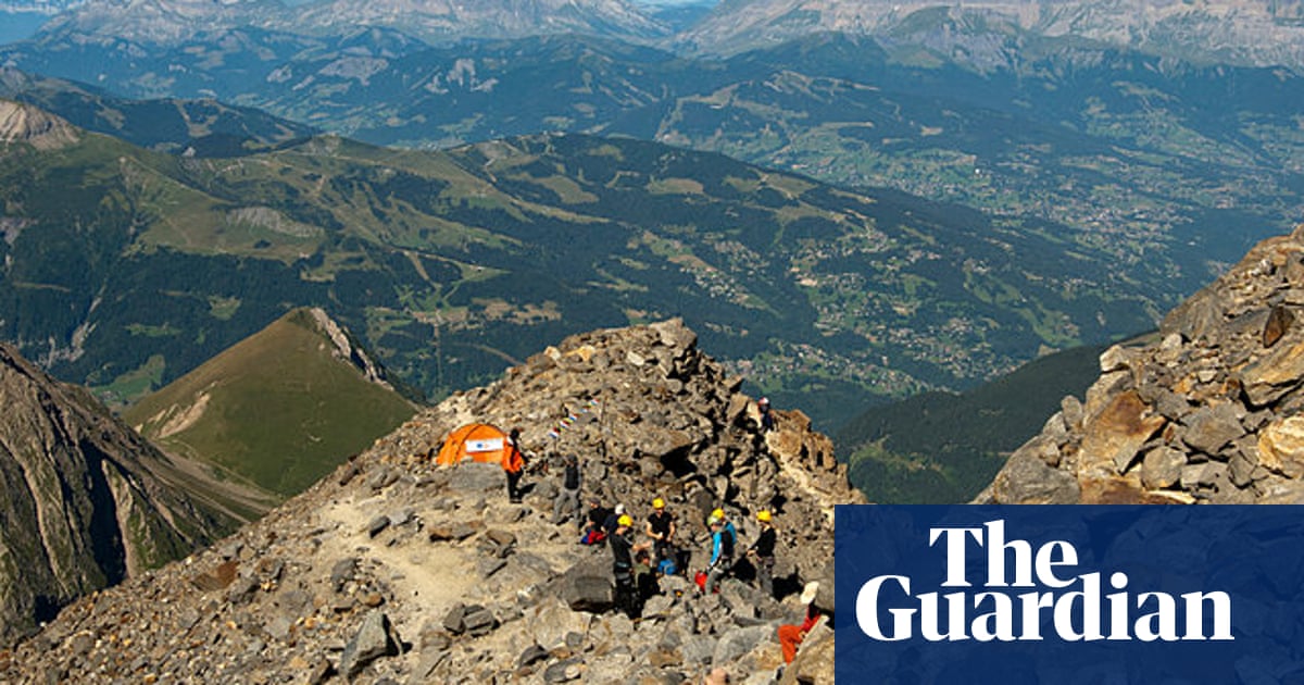 French mayor to ask Mont Blanc climbers for €15,000 rescue and funeral deposit