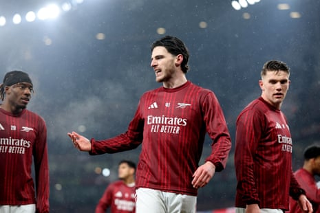 Arsenal's Declan Rice (centre) and Viktor Gyokeres (right) during the warm up.
