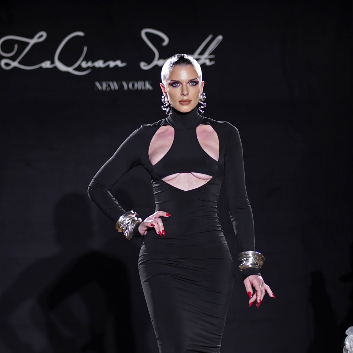 Julia Fox steals the show as LaQuan Smith sticks to glamour at New York Fashion Week | New York fashion week | The Guardian Julia Fox steals the show as LaQuan Smith sticks to glamour at New York Fashion Week | New York fashion week | The Guardian