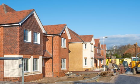 Newly built detached houses that are under construction