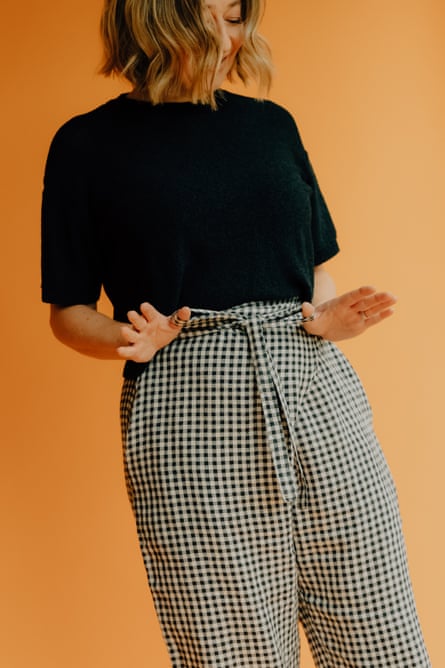 Hannah wearing adjustable waistband trousers.