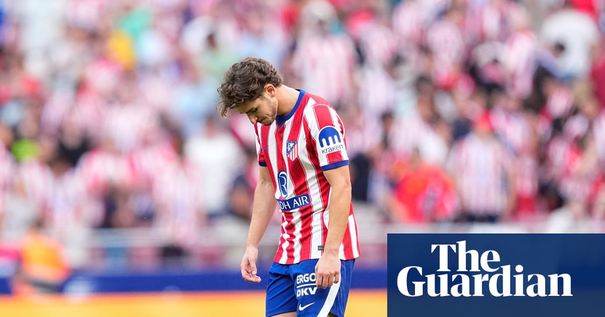 Julián Alvarez walks alone at Atlético in transfer saga with no end – and no winners | Sid Lowe