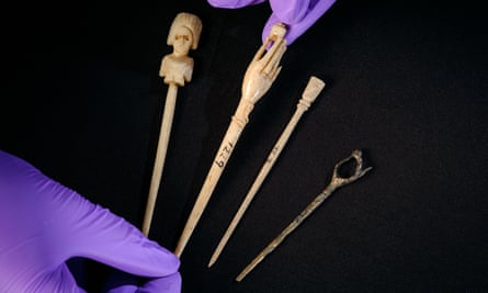 Four women’s hairpins found at the site