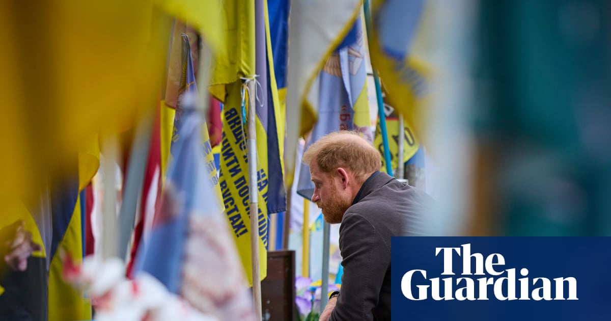 Prince Harry lays wreath to Ukrainian war dead on surprise visit to Kyiv