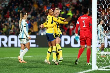 Rebecka Blomqvist heads Sweden in front!