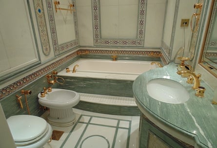Shower, bath, vanity unit, bidet, toilet and bathroom accessories at Rutland House that were auctioned in 2015 after the death of a previous owner