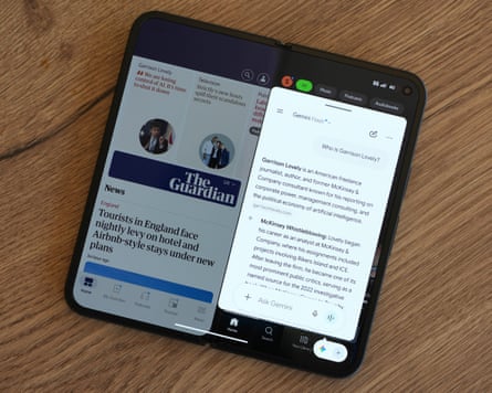 The Bubbles multitasking feature on the internal screen of the Google Pixel 11 Pro Fold showing three windows open at once