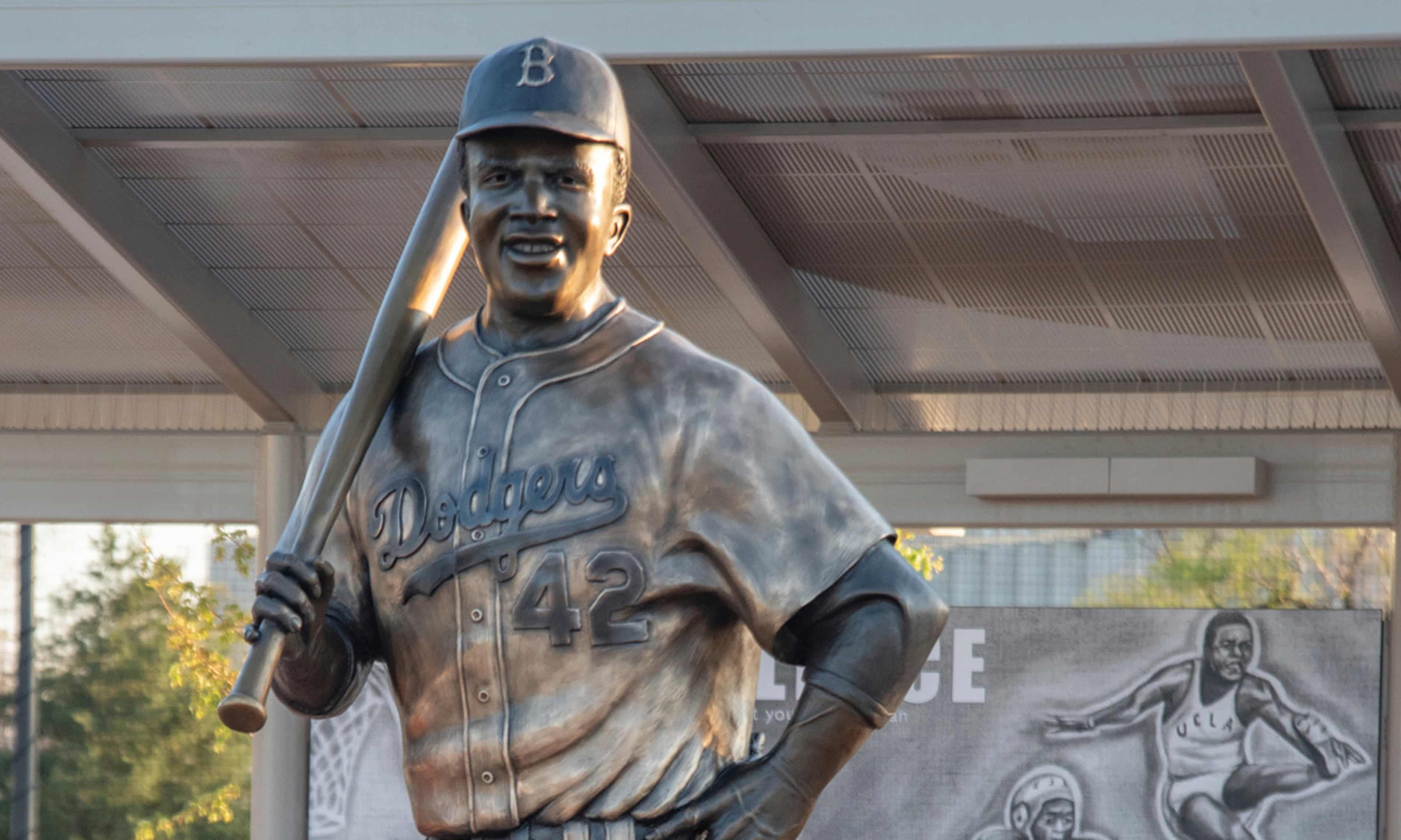 Stolen Jackie Robinson statue will be replaced after more than $160,000 donated (theguardian.com)