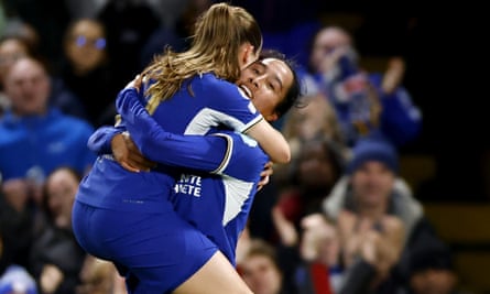 Mayra Ramírez celebrates her goal with Guro Reiten