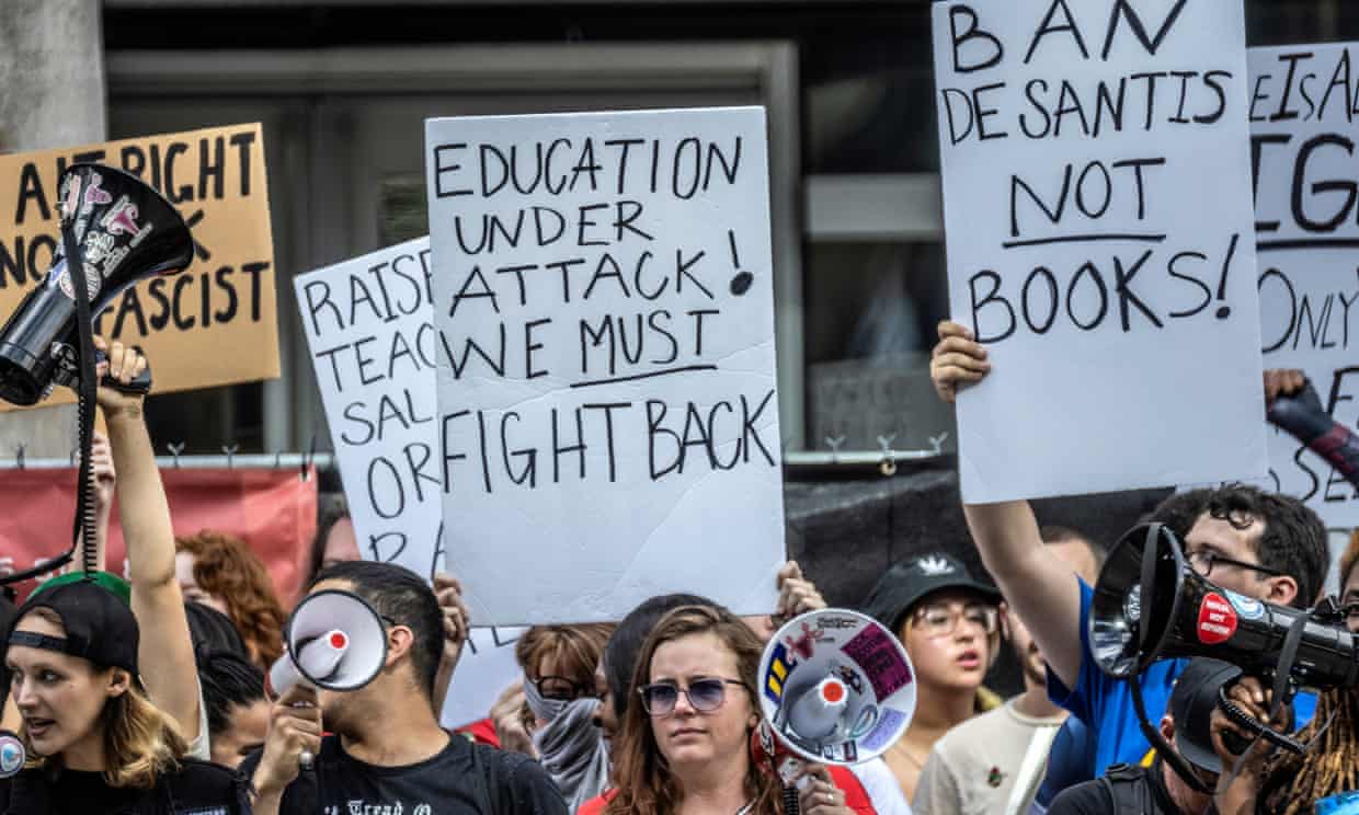 ‘Reading is resistance’: students and parents take on DeSantis’s book bans (theguardian.com)