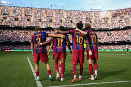 Fermín López, Raphinha, Lamine Yamal and Anthony Gordon seen from behind
