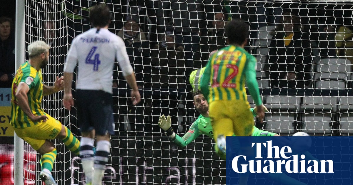 Charlie Austin’s late penalty sinks Preston to put West Brom back on top