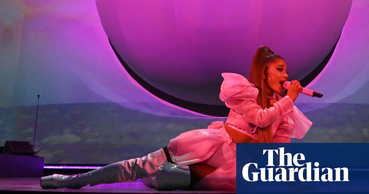 Ariana Grande sues Forever 21 for $10m over using lookalike model