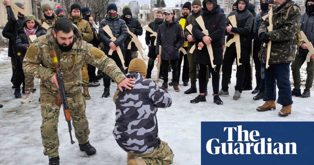 Checks at UK airport over fears far-right extremists may travel to Ukraine