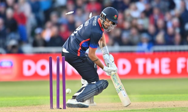 County cricket: Kent’s Royal London Cup win was a great 50-over showcase | Cricket 2 Tom Bailey of Lancashire is bowled by Nathan Gilchrist.