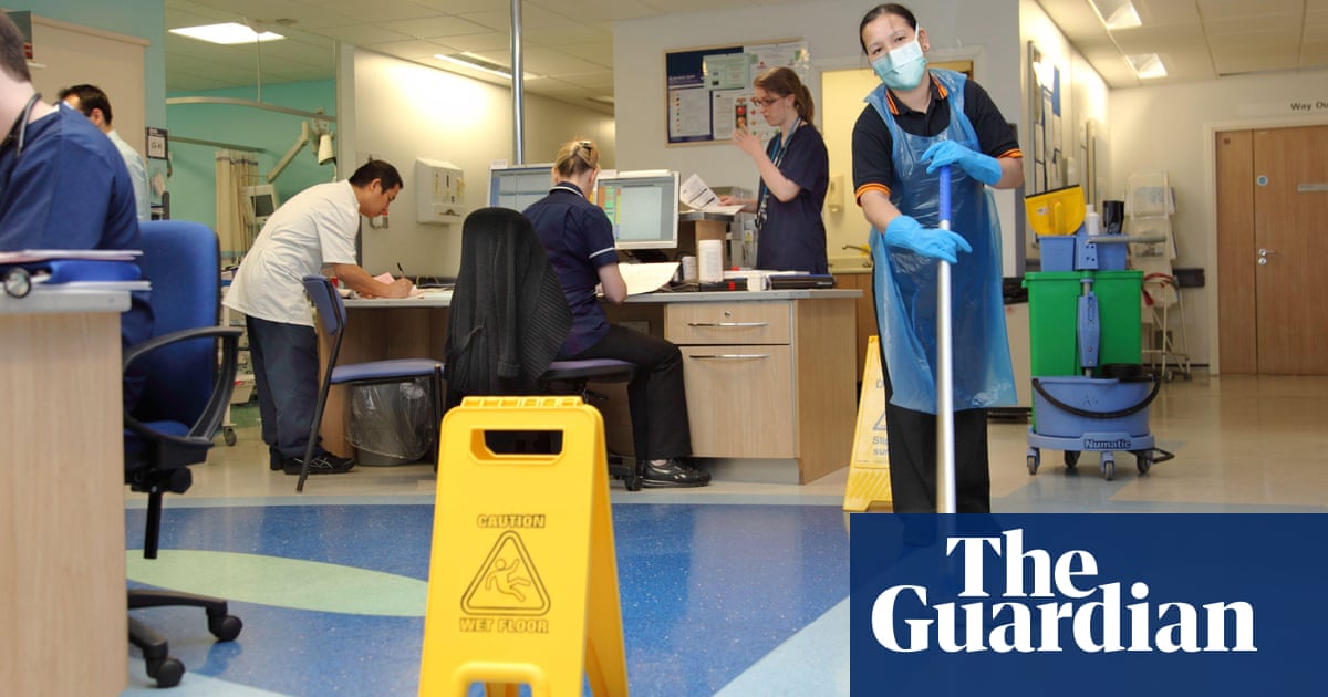 UK Covid cases are rising – should we wear masks again? - The Guardian