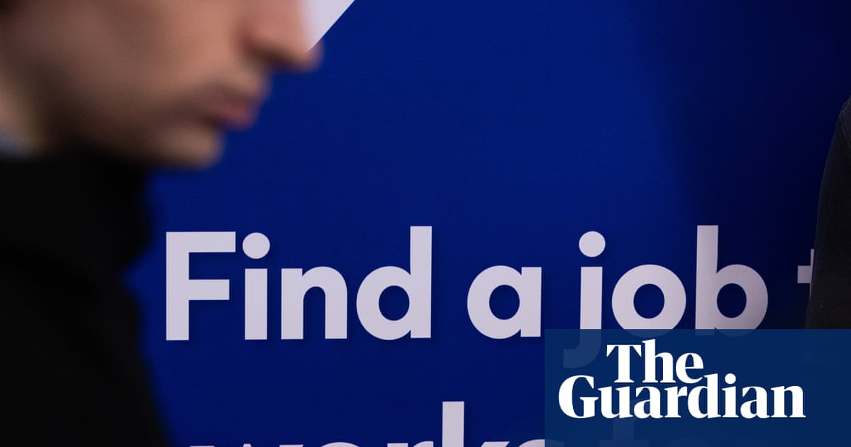 Surprise drop in UK unemployment to 4.7%